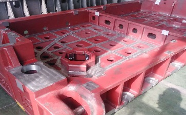 How does the foundry determine the machining allowance of the casting
